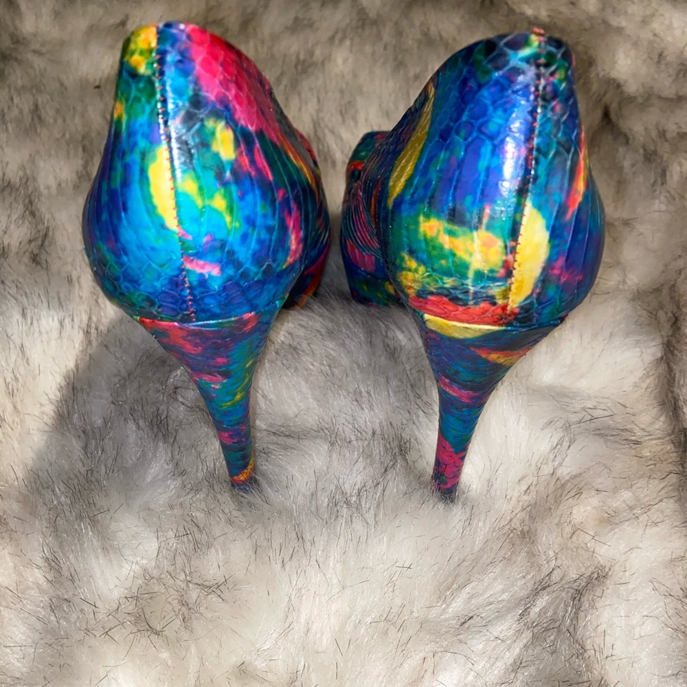 Shoes - Picture 3 of 4